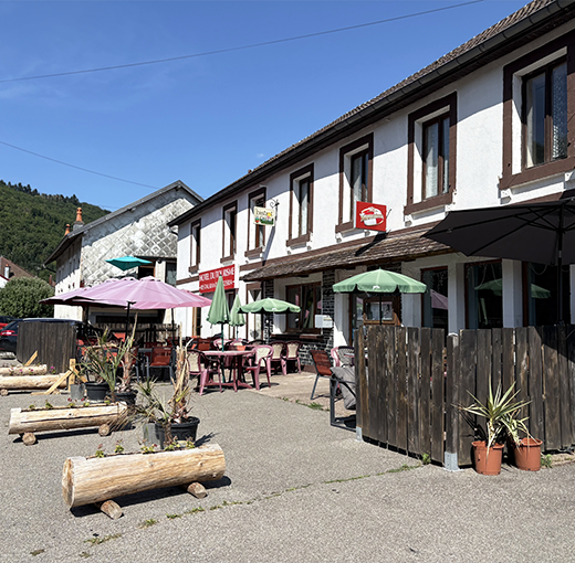 Hôtel Restaurant Du Tourisme - restaurant SERVANCE